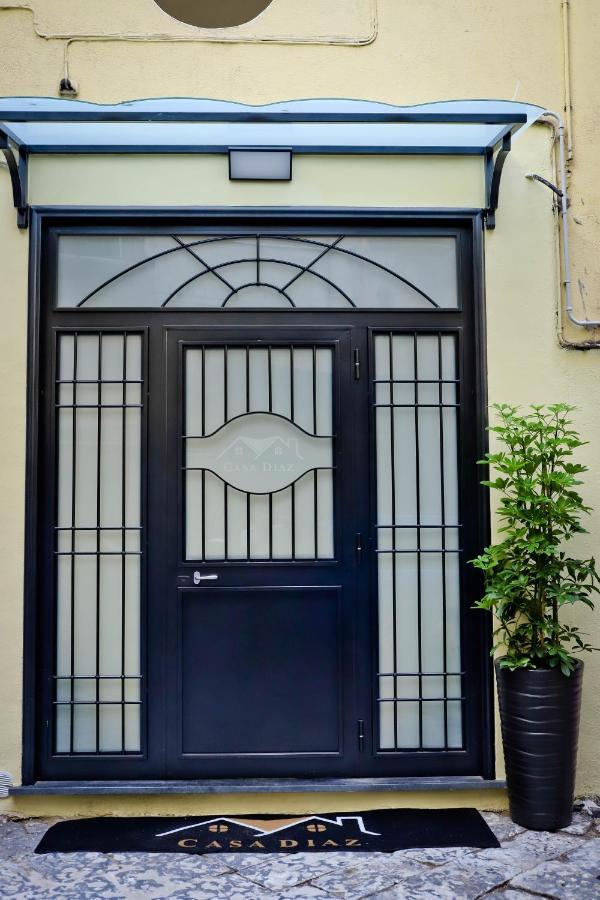 Bed and Breakfast Casa Diaz Napoli Esterno foto