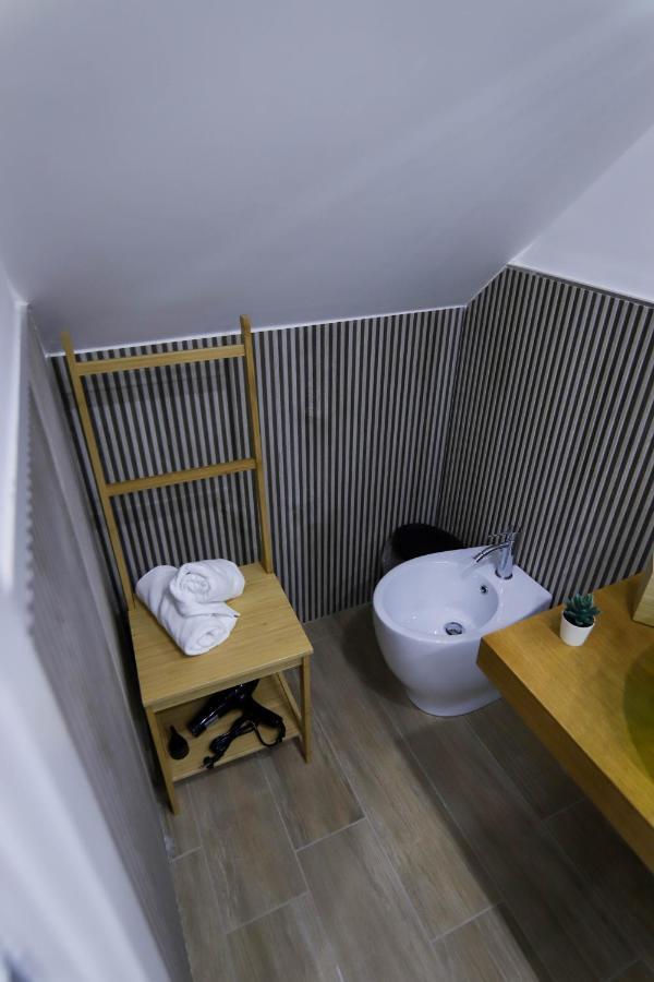 Bed and Breakfast Casa Diaz Napoli Esterno foto